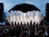 CO2 mistpluimen op een podium tijdens een show met artiesten of een DJ