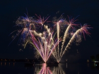 Xena Vuurwerk verzorgt vuurwerkshows in elke gewenste grootte en duur op locatie tijdens evenementen, festivals en feesten